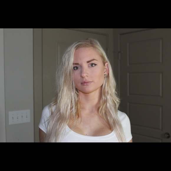 Meet your Posher, Nicole - Picture 1 of 1